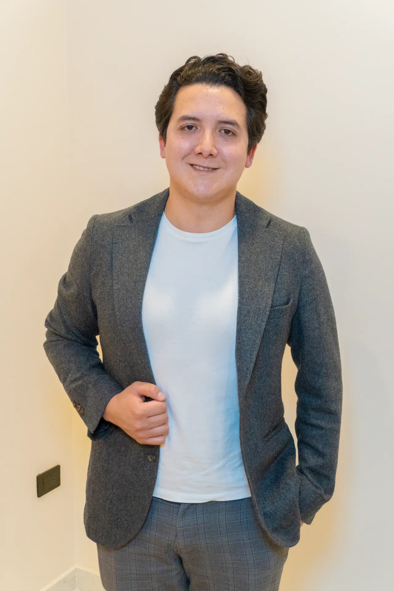 Dr. Daniel Hasfield Sarabia, cirujano plástico certificado en Puebla